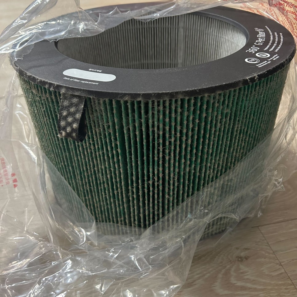 먼지가 쌓인 필터 모습 | 출처: 렌트리