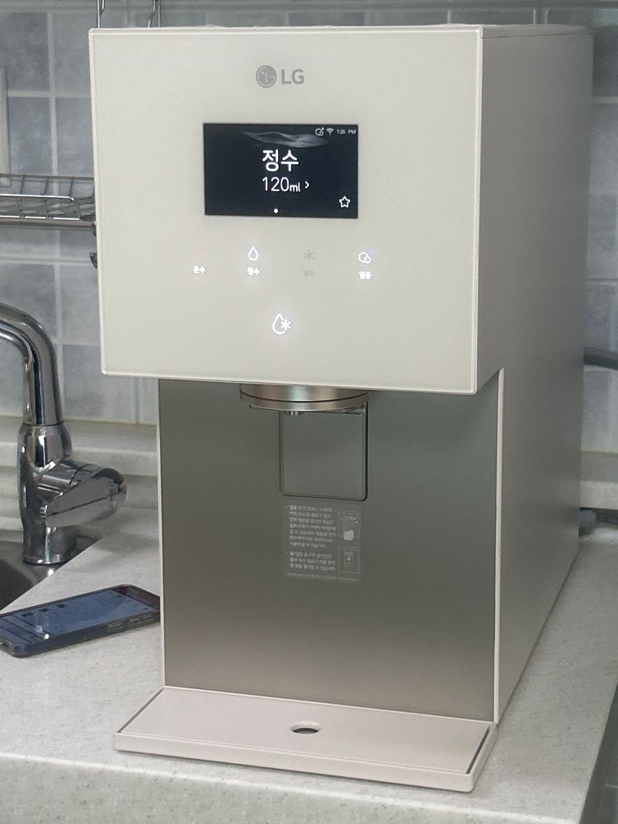 맞춤 출수 설정이 가능한 LG 퓨리케어 오브제컬렉션 정수기