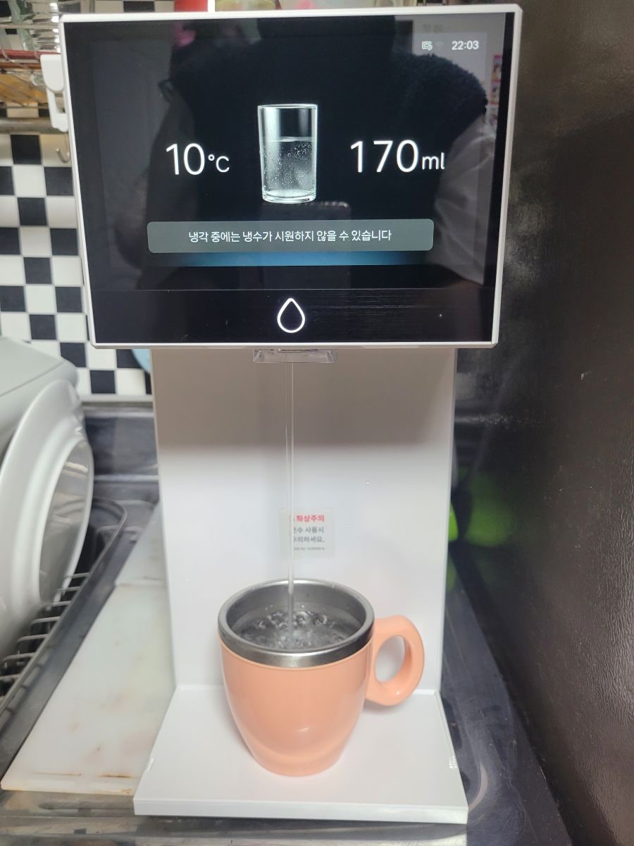 주방에 둬도 확 튀지 않는 정수기 코웨이 아이콘프로