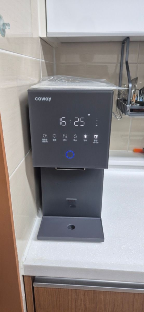 디스플레이로 시간 확인이 가능한 코웨이 아이콘 얼음 정수기 미니