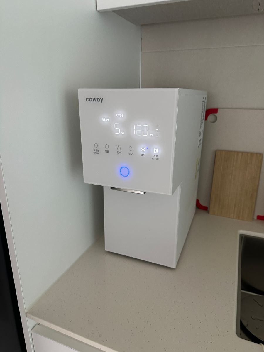 맞춤형 온도와 출수량을 한 눈에 확인 가능한 코웨이 아이콘 얼음 정수기 미니