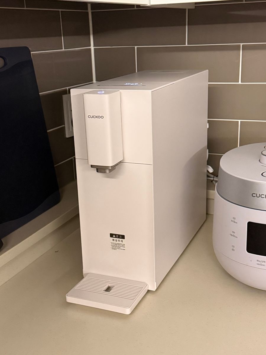 쿠쿠 스팀 100 끓인 물 정수기 주방 사용 사진