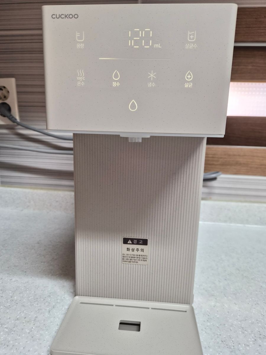 직관적인 UI로 살균버튼까지 한눈에 확인 가능한 인스퓨어 정수기